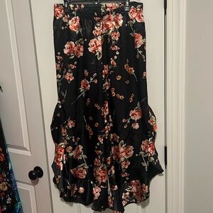 Roman’s size 16 Floral Ruffle Pants Pajamas beach cover up style, slits on sides